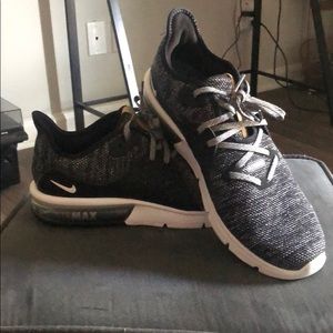 Women’s Nike Air Max Sequent 3 Size 10